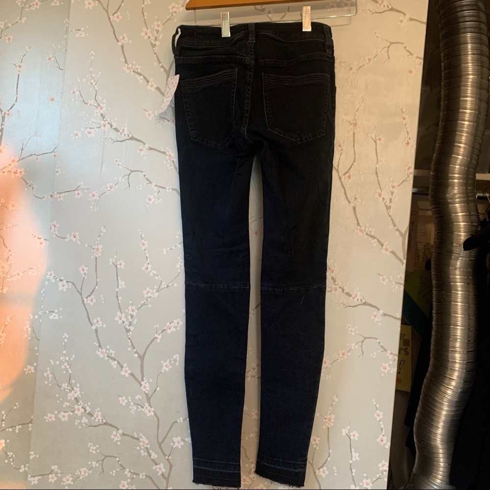FREE People Ivy Midrise Skinny Jeans 24 frayed hem - Picture 4 of 10